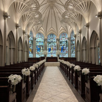 圧巻のステンドグラス