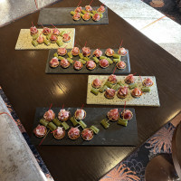 ウェルカムドリンクと出したアミューズです