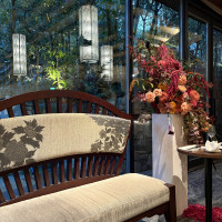 装花と窓ガラス越しの景色が美しかったです。