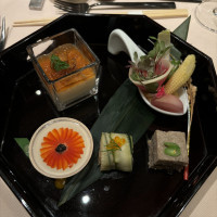 料理が華やかで素敵でした