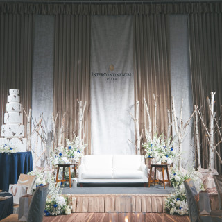 品がありながら固くなりすぎないソファを使用しました。