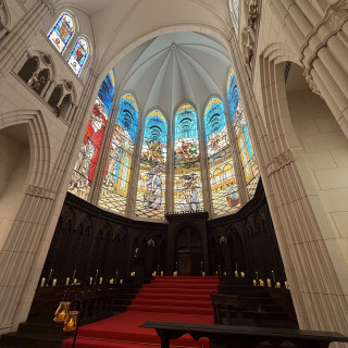 ステンドグラスが圧巻