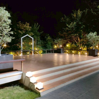 ガーデン挙式を華やかに上げることができます。