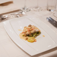 ヒラメのロースト アメーラトマトとウニのクリームソース