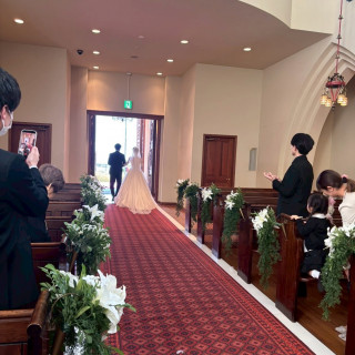 光の中へ入るような退場