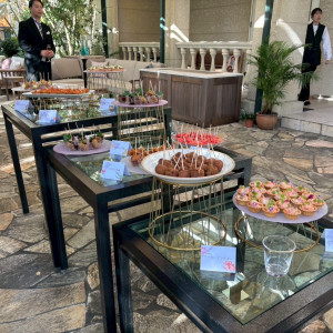 乾杯をして、ピンチョスフードを楽しむ|782215さんのTHE ABBEY CHURCH（アビー・チャーチ）の写真(2595717)