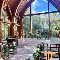 木のチャペルがとっても綺麗でした！