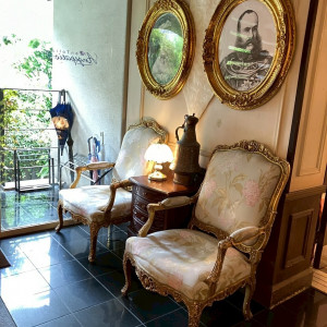 ロビーの家具や額縁が良い雰囲気を出しています。|782256さんのAngepatio(アンジェパティオ)の写真(2595188)