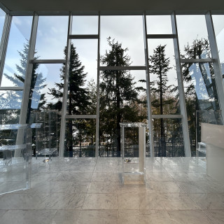 チャペルの大きい窓