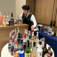 BARには色んなお酒があり、オリジナルカクテルも作れました！