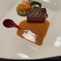 お肉料理です