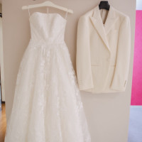 ウエディングドレスとタキシード