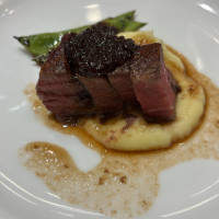 お肉料理です。