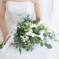ウエディングドレスブーケ