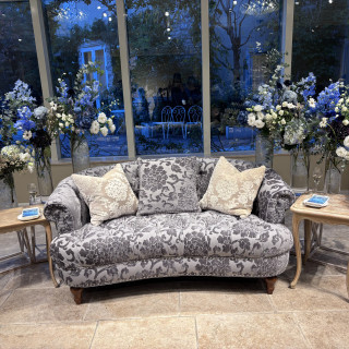 ソファの高砂です。高さはゲストと同じなのでより近く感じます。