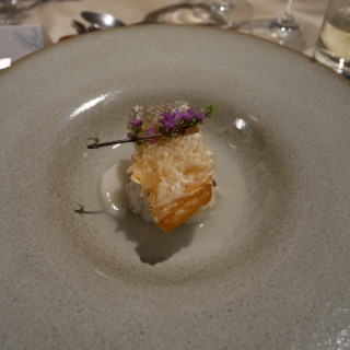 お魚料理。下にリゾットがあって美味しかった。