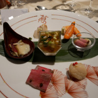 前菜です。お肉も鮑もおいしかった！