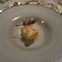 お魚料理。下にリゾットがあって美味しかった。