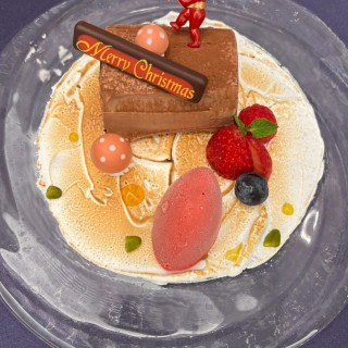 コース料理に出たブッシュドノエルです。