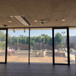 スモークガラス