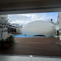 水に浮いているようなチャペル