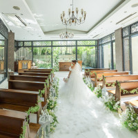 チャペルでの前撮り写真です