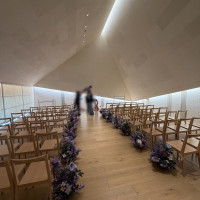 白と茶色で落ち着いた雰囲気