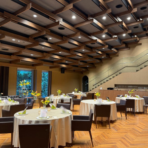 天井が高く、カジュアルな雰囲気|782715さんのMIRAIE Wedding（ミライエウエディング）の写真(2597073)