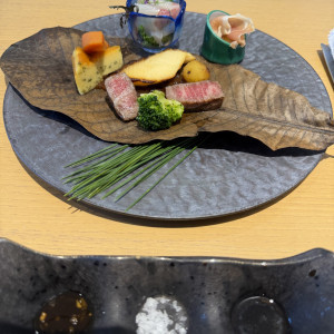 西京焼きとキッシュと鯛の昆布締め、朴葉味噌とお肉|782715さんのMIRAIE Wedding（ミライエウエディング）の写真(2597075)