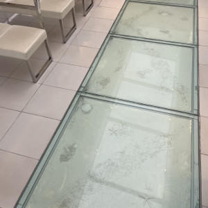 バージンロードの足元が砂浜になっていて可愛い|782773さんのSCAPES THE SUITE(スケープスザスィート)の写真(2597628)