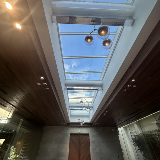 チャペルの天井からみる空