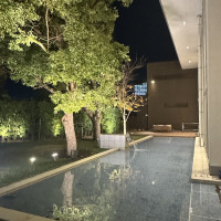 ガーデンとプール