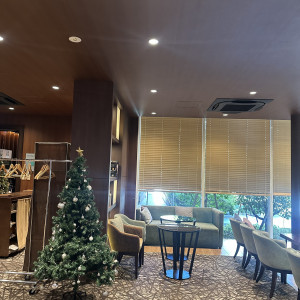 ロビーの空間、そとも緑みえます|782784さんのキャッスルガーデン OSAKAの写真(2598246)