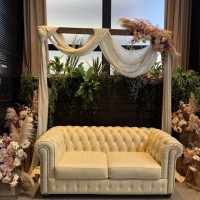 ソファーの飾りもたくさん