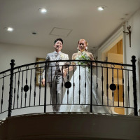 2階から登場シーン。