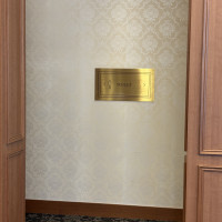 各披露宴を出てすぐトイレもありました