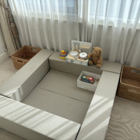 打ち合わせ室に子供の遊び場もありました