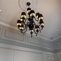 黒いシャンデリア
