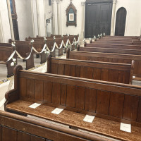 チャペルの椅子