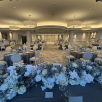 こちらも別の部屋の新郎新婦席から。横に長めでした。