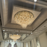 シャンデリアが素敵でした。