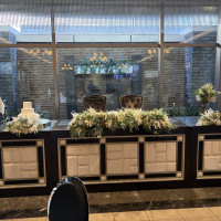 大きな窓のある披露宴会場