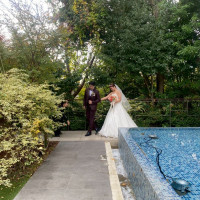 チャペルから歩いてくるところ