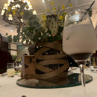 オリジナルカクテルとテーブル装花