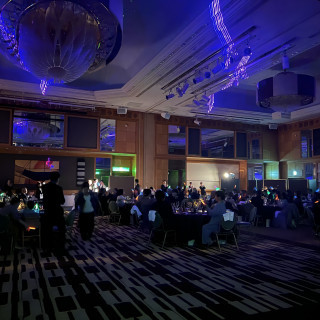 ドレスの色当て
レーザービーム演出