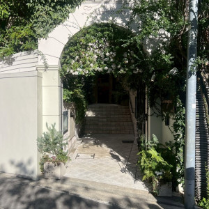 緑豊かなエントランス|783026さんのロザンジュイア広尾迎賓館(LOSANGEIA)の写真(2599094)
