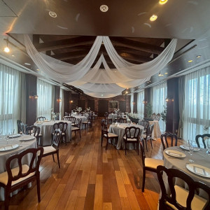 レンガ調で温かみがあり参列者の方と近い距離で楽しめそう|783054さんのカサ・デ・アンジェラの写真(2599143)