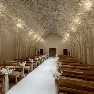 ゲストの座席にも座りやすい工夫が施されております。