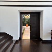 チャペル前の扉