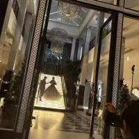 階段でのお色直し演出